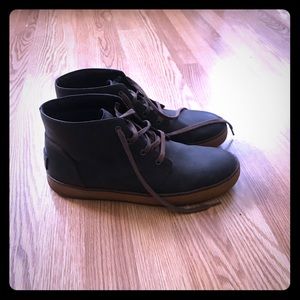 Men’s brown leather boots